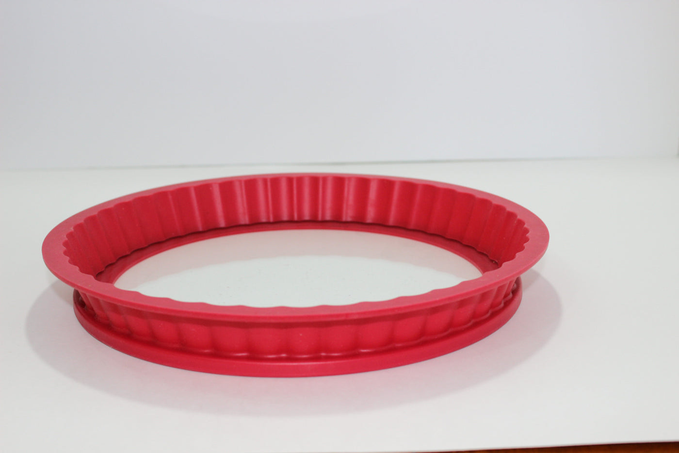 DoughEZ 10-inch Glass-Bottom Silicone Pie Pan